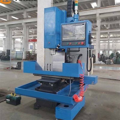 云泰机床 xk7124小型全自动数控铣床 半防加工中心图3