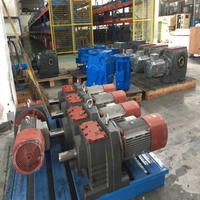 R167系列卧式斜齿轮硬齿面减速器 噪声低 承载能力大图3